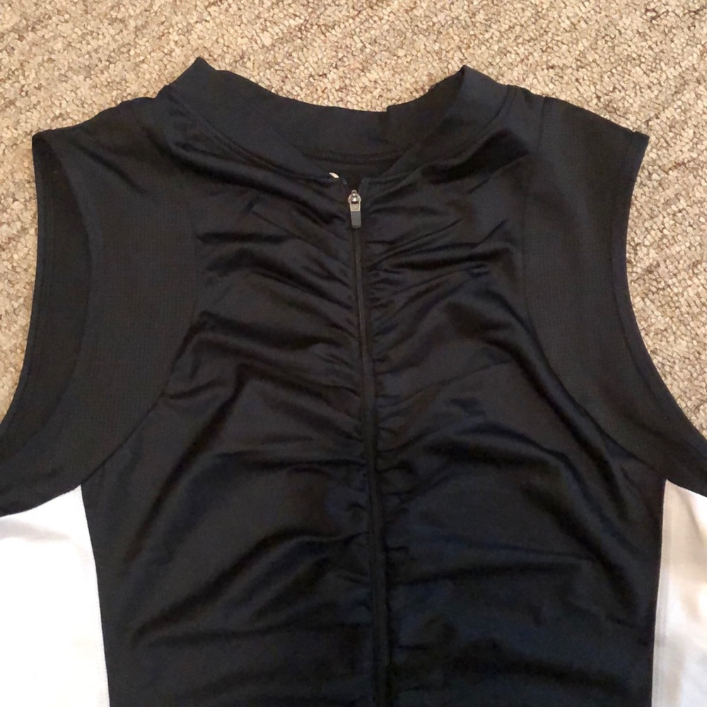 Performance Vest - Picture 3 of 3